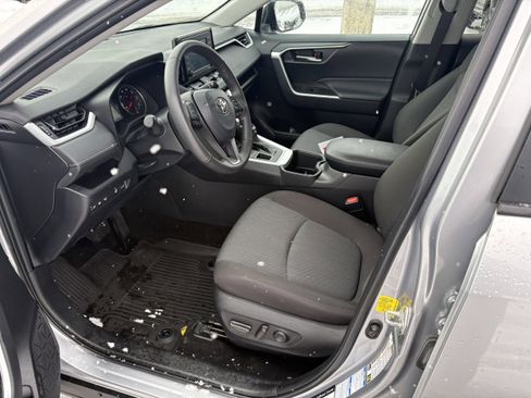 Certified 2022 Toyota RAV4 XLE w/ Convenience Package image 3