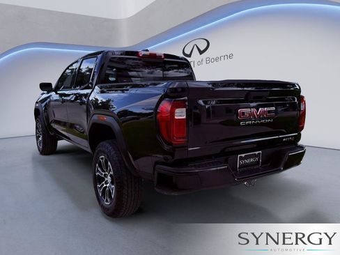 Used 2024 GMC Canyon AT4 AWD/4WD image 8