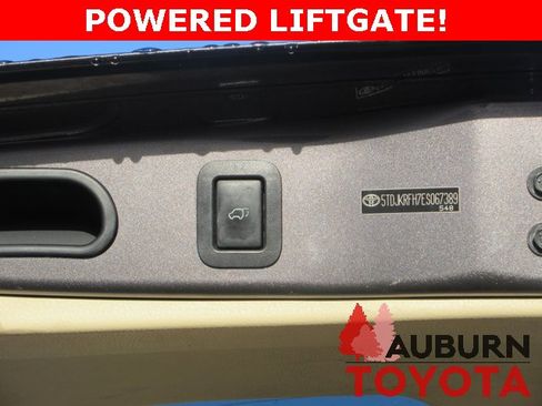 Used 2014 Toyota Highlander XLE image 9