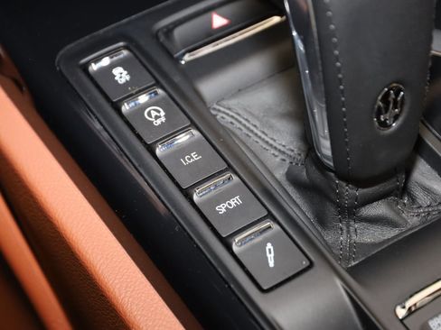 Used 2023 Maserati Quattroporte Modena Q4 image 40