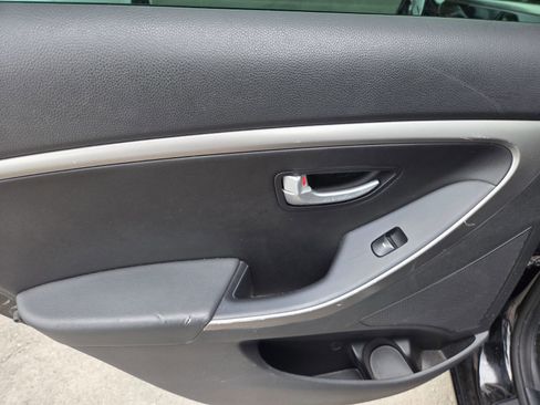 Used 2013 Hyundai Elantra GT w/ Style Pkg FWD image 7