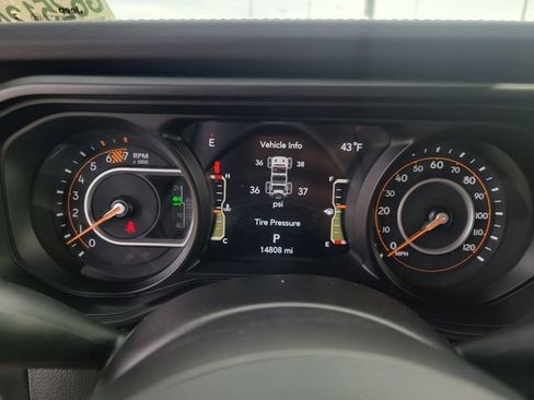 Used 2024 Jeep Wrangler Unlimited Rubicon image 18