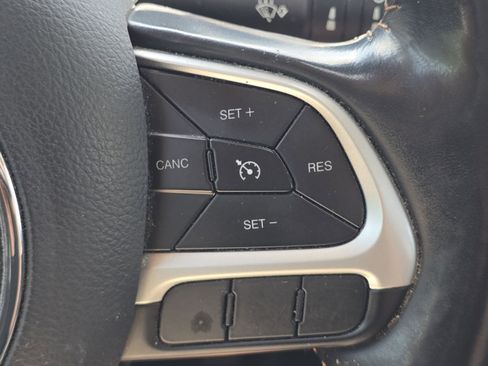 Used 2020 Jeep Compass Latitude w/ Cold Weather Group AWD/4WD image 30