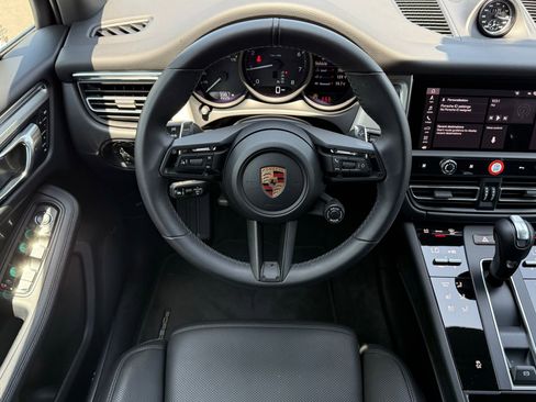 Used 2026 Porsche Macan AWD/4WD image 14