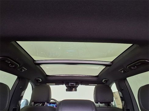 Used 2025 Mercedes-Benz GLS 450 4MATIC image 14