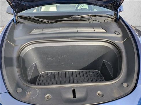 Used 2022 Tesla Model Y Long Range image 23