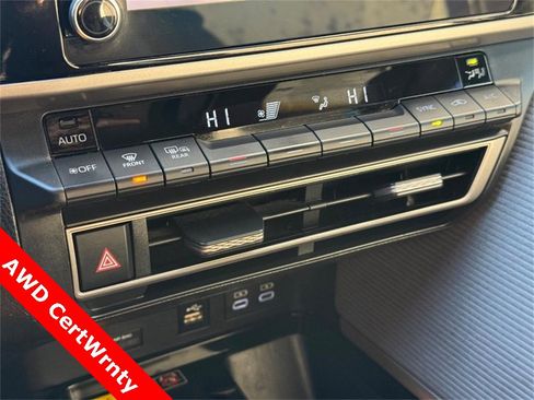 Used 2025 Toyota Camry LE image 28