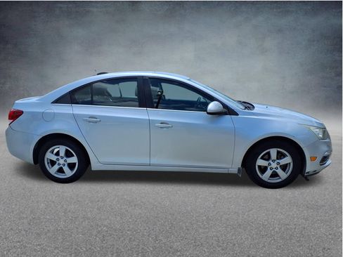 Used 2016 Chevrolet Cruze LT FWD image 6
