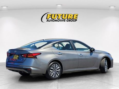 Certified 2025 Nissan Altima 2.5 SV FWD image 4