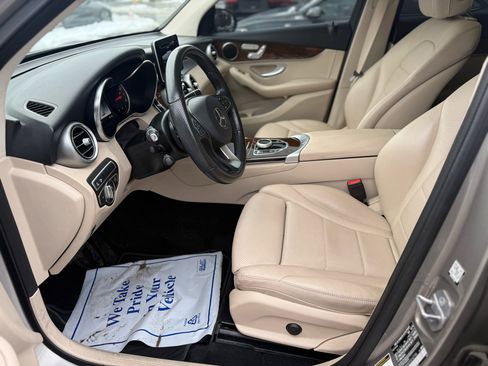 Used 2019 Mercedes-Benz GLC 300 4MATIC image 34