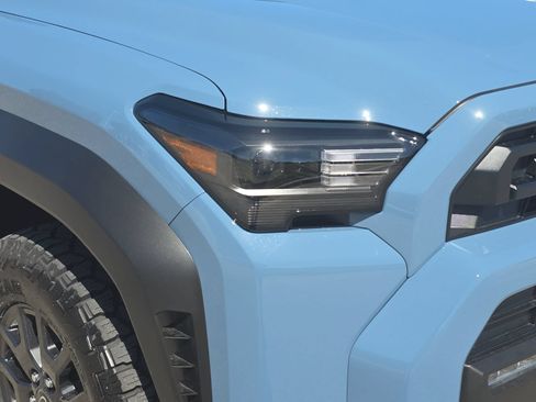 New 2026 Toyota 4Runner SR5 AWD/4WD image 26