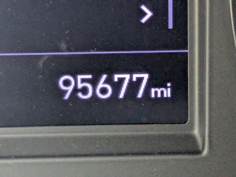 Used 2019 Hyundai Santa Fe SE image 32