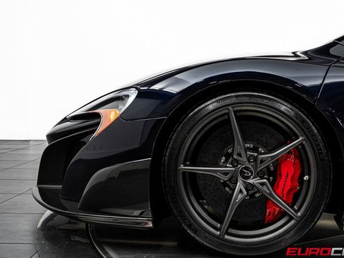Used 2016 McLaren 675LT Spider image 20