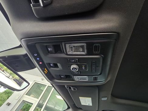 Used 2021 Chevrolet Tahoe Premier AWD/4WD image 44