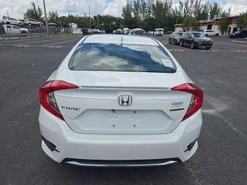 Used 2019 Honda Civic Touring image 6