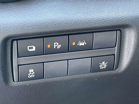 Used 2025 Nissan Versa S w/ Trunk Package image 18