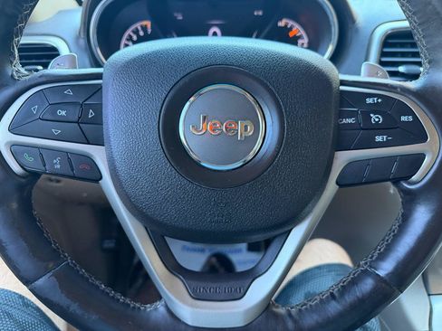 Used 2015 Jeep Grand Cherokee Overland AWD/4WD image 19