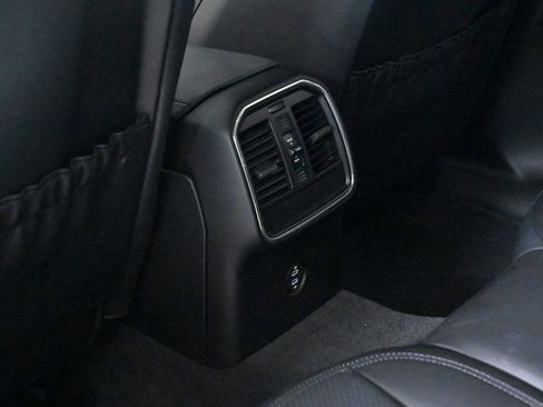 Certified 2023 Porsche Macan S image 21