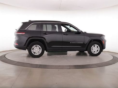 Used 2025 Jeep Grand Cherokee Laredo w/ Trailer Tow Package AWD/4WD image 6