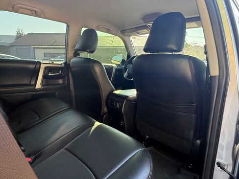 Used 2019 Toyota 4Runner SR5 AWD/4WD image 29