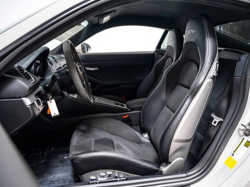 Certified 2021 Porsche 718 Cayman GT4 RWD image 5
