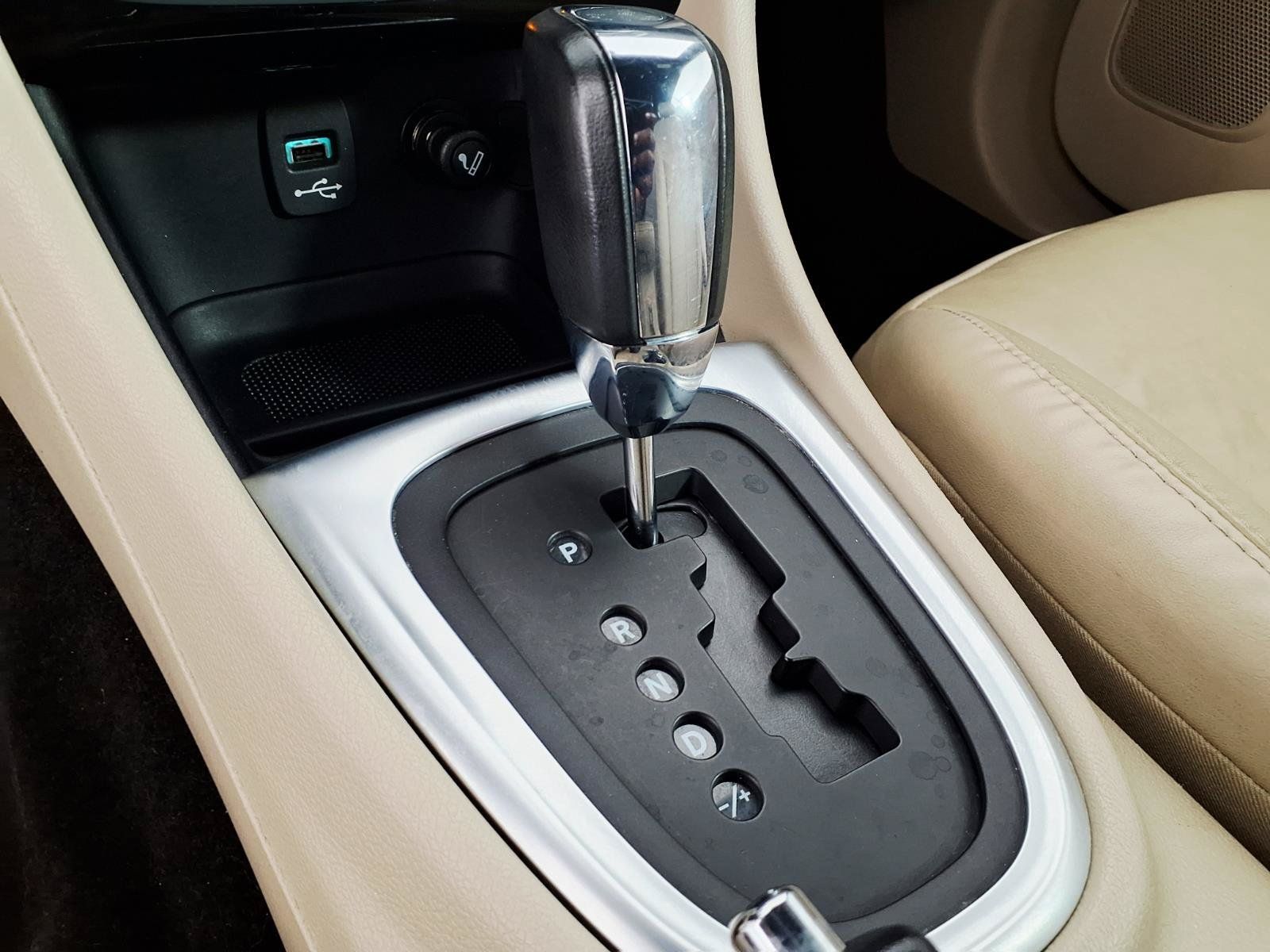 Used 2011 Chrysler 200 Limited FWD image 22