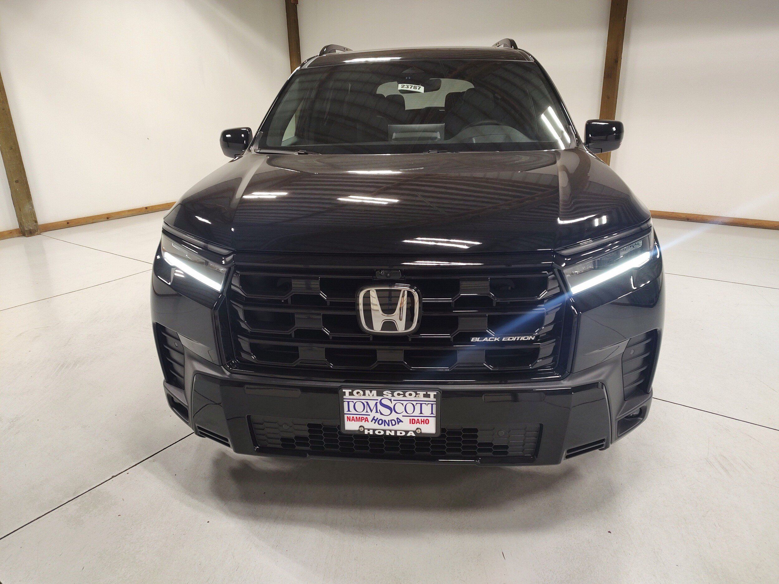 New 2026 Honda Pilot Black Edition image 3