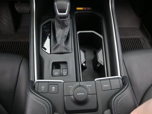 Used 2025 Toyota Grand Highlander FWD image 7