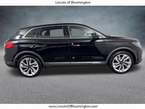 Used 2017 Lincoln MKX Reserve AWD/4WD image 8