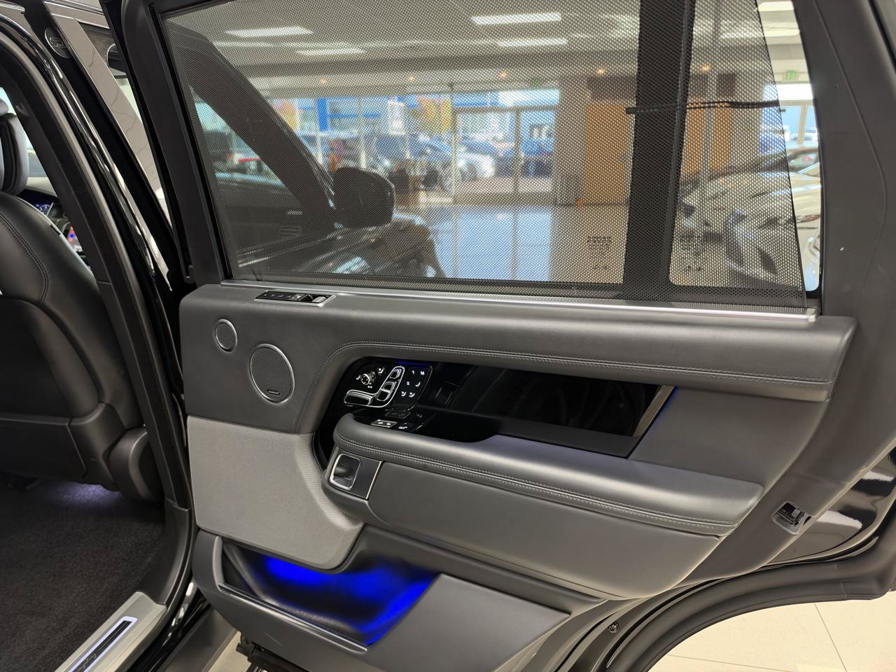 Used 2019 Land Rover Range Rover Long Wheelbase Autobiography AWD/4WD image 27