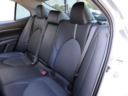 Used 2018 Toyota Camry SE w/ Convenience Package FWD image 22
