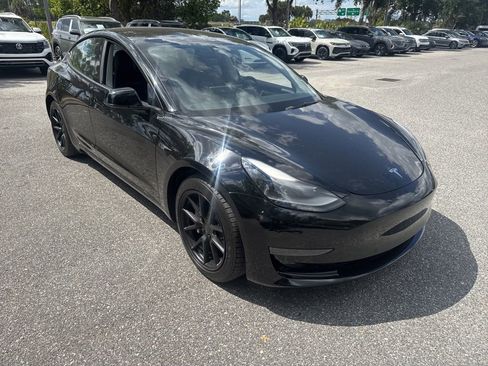 Used 2022 Tesla Model 3 Standard Range RWD image 7