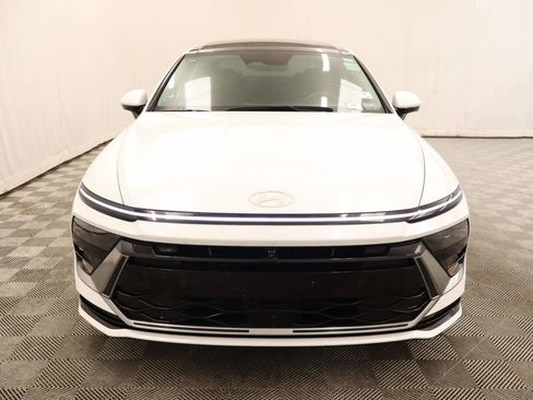 Used 2025 Hyundai Sonata Limited image 4