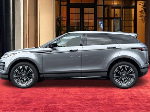 Used 2024 Land Rover Range Rover Evoque Dynamic SE AWD/4WD image 2