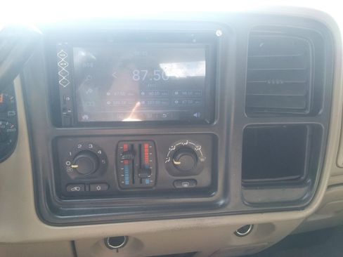 Used 2005 GMC Sierra 2500 SLE w/ Heavy-Duty Power Package image 15