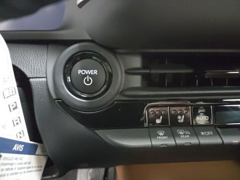 New 2025 Toyota Crown Signia image 31