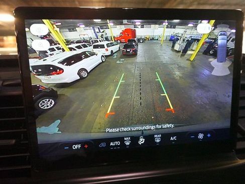 Used 2024 Ford E-Transit 148 High Roof image 21