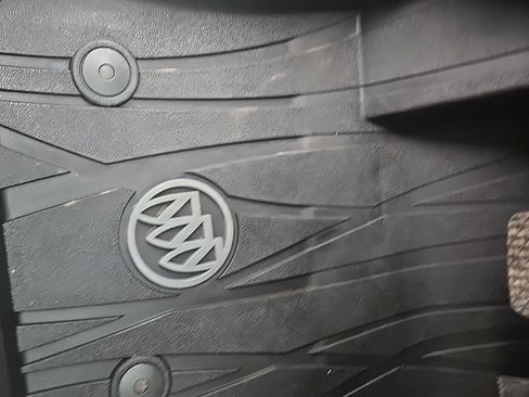 Used 2019 Buick Envision Essence image 24