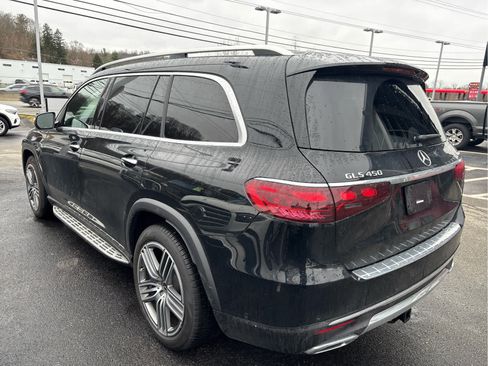 Used 2024 Mercedes-Benz GLS 450 4MATIC image 8