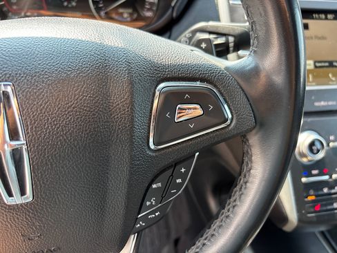Used 2018 Lincoln MKC Select FWD image 18