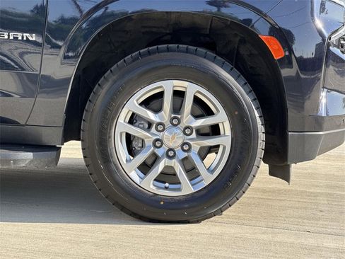 Used 2024 Chevrolet Suburban LT image 31