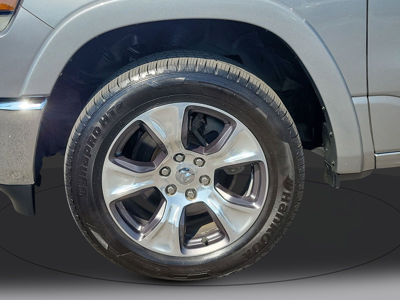 Used 2019 RAM 1500 Laramie AWD/4WD image 9