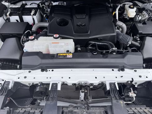 Used 2024 Toyota Tundra SR5 w/ SR5 Premium Package image 30