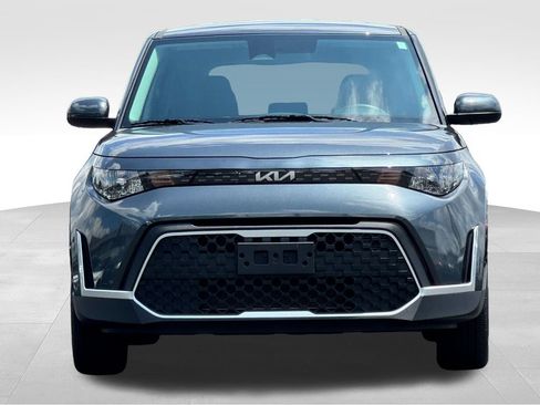 Used 2025 Kia Soul LX w/ LX Technology Package FWD image 2