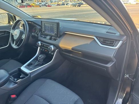 Used 2021 Toyota RAV4 XLE image 11