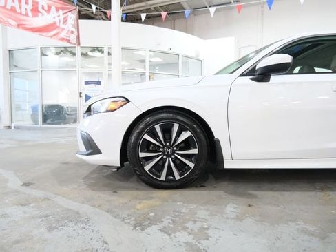 Used 2023 Honda Civic EX image 5