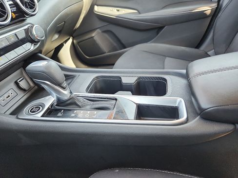 Used 2024 Nissan Sentra SV FWD image 20