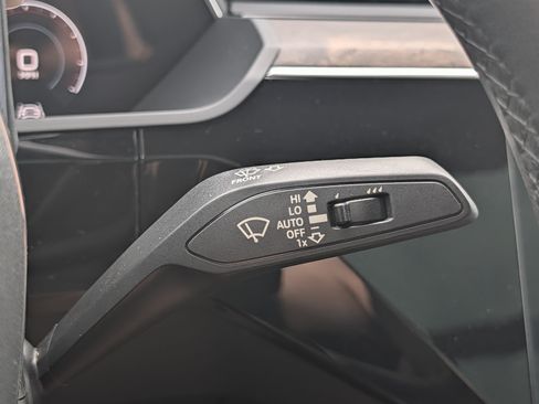 Used 2021 Audi e-tron Premium AWD/4WD image 33