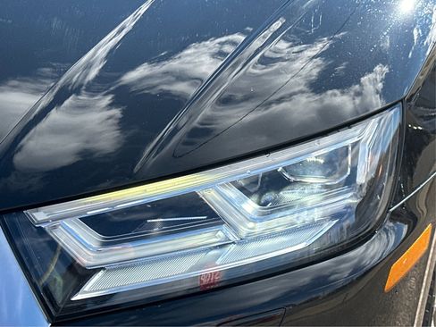 Used 2019 Audi SQ5 Premium Plus w/ Premium Plus Package image 28