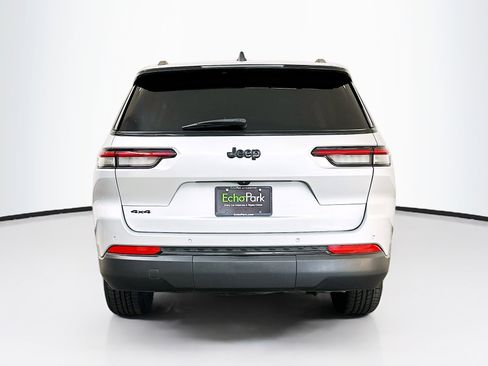 Used 2024 Jeep Grand Cherokee L Laredo image 7